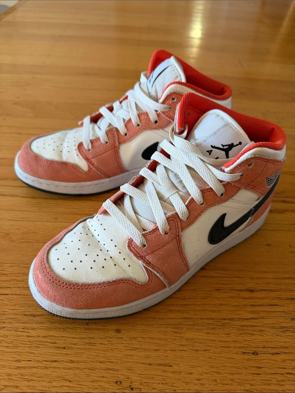 Nike Air Jordan 1 Mid SE GS Orange Suede size US 5Y, Women 6.5, UK 4.5, EUR 37.5